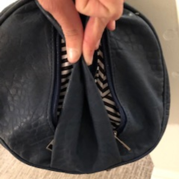 Navy Leather Bag - Picture 4 of 6